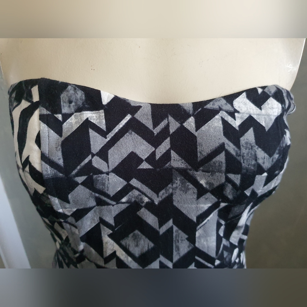 Sportsgirl strapless top - Picture 2 of 8